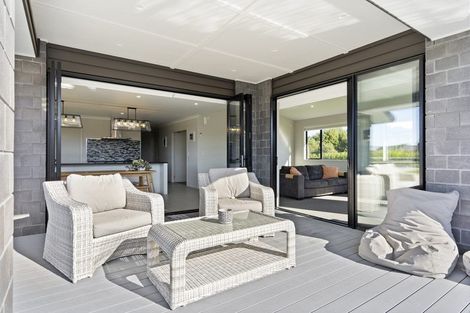 Photo of property in 15 Mike Smith Drive, Cambridge, 3434