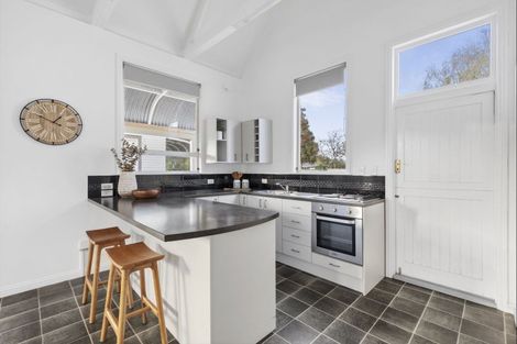 Photo of property in 2/201 Victoria Street, Cambridge, 3434