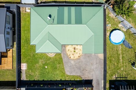 Photo of property in 3 Dover Road, Wainuiomata, Lower Hutt, 5014