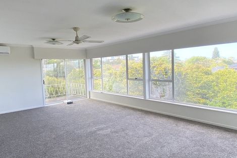 Photo of property in 33a Forrest Hill Road, Milford, Auckland, 0620