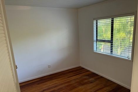 Photo of property in 1/28 Sandown Road, Rothesay Bay, Auckland, 0630