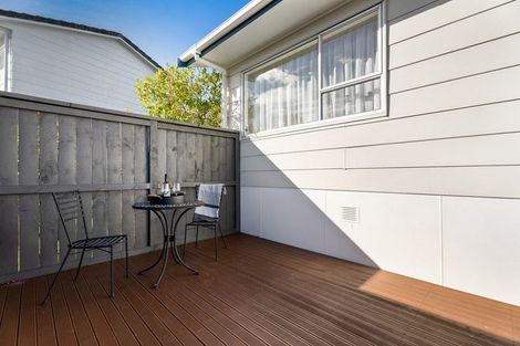 Photo of property in 2/4 Clare Place, Glenfield, Auckland, 0629