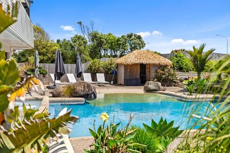 Photo of property in 2 Sandhurst Drive, Papamoa Beach, Papamoa, 3118