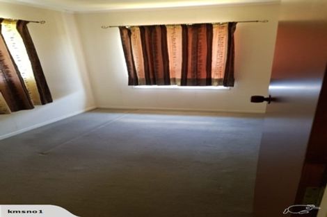 Photo of property in 22 Hartley Terrace, Massey, Auckland, 0614