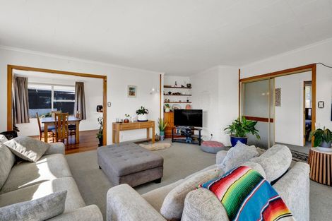 Photo of property in 44 Wairau Road, Oakura, 4314