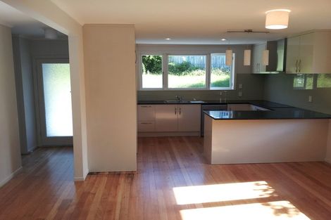 Photo of property in 67 Eskdale Road, Birkdale, Auckland, 0626