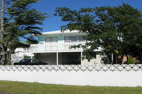 Photo of property in 35 Divich Avenue, Te Atatu South, Auckland, 0610