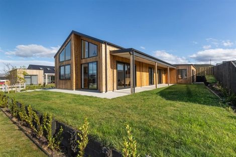 Photo of property in 17 Obelisk Street, Wanaka, 9305