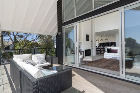 Photo of property in 76 Edgecumbe Road, Tauranga, 3110