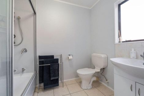 Photo of property in 13 Petrel Place, Massey, Auckland, 0614