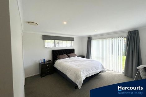 Photo of property in 6 Walnut Road, Riverhead, 0820
