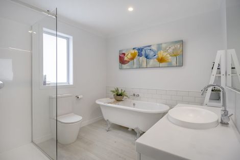 Photo of property in 16 Schooner Drive, Whitby, Porirua, 5024