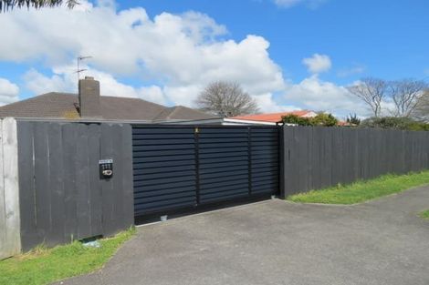 Photo of property in 111 Manuroa Road, Takanini, 2112