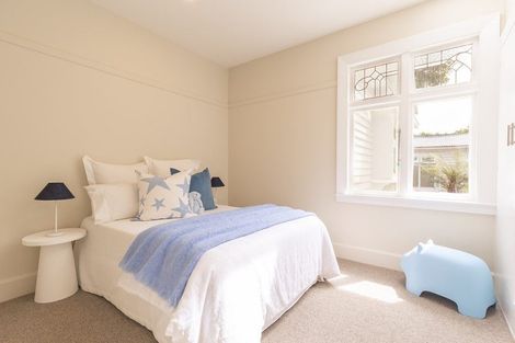 Photo of property in 173 Fifield Terrace, Opawa, Christchurch, 8023