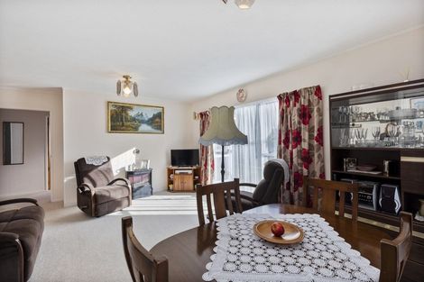 Photo of property in 5 Lees Grove, Wainuiomata, Lower Hutt, 5014