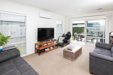 Photo of property in 28u3 Heath Street, Saint Andrews, Hamilton, 3200
