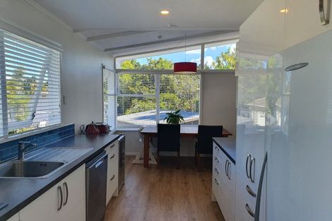 Photo of property in 190 Golf Road, Titirangi, Auckland, 0604
