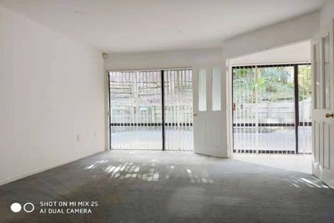 Photo of property in 10 Forsythe Place, Massey, Auckland, 0614