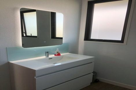 Photo of property in 5 Longstead Avenue, Papamoa Beach, Papamoa, 3118