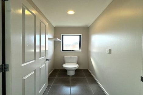 Photo of property in 9 Percy Kinsman Crescent, Riverstone Terraces, Upper Hutt, 5018