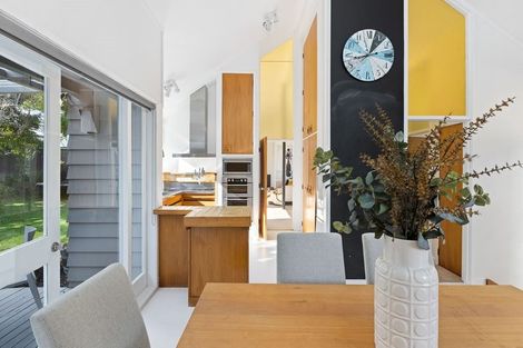 Photo of property in 17 Lydia Avenue, Northcote, Auckland, 0627