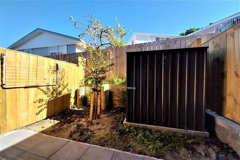Photo of property in 26 Morihana Close, Glen Eden, Auckland, 0602