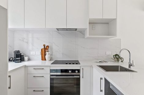 Photo of property in 19 Meg Lane, Glen Eden, Auckland, 0602