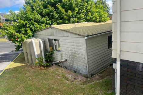Photo of property in 68 Reynella Drive, Massey, Auckland, 0614