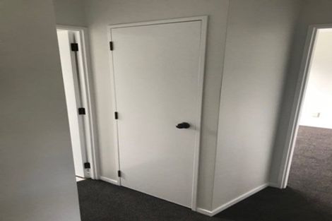 Photo of property in 1 Lowell Place, Massey, Auckland, 0614