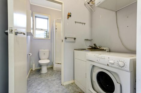 Photo of property in 10c Earl Road, Titirangi, Auckland, 0604