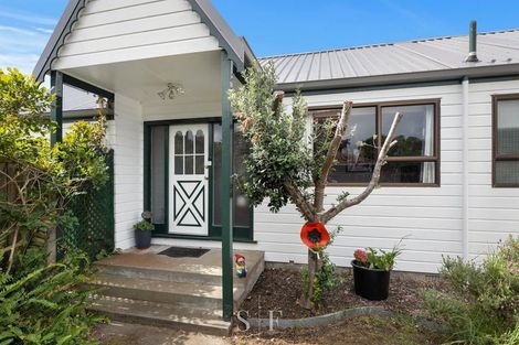Photo of property in 33 Olive Terrace, Paraparaumu Beach, Paraparaumu, 5032