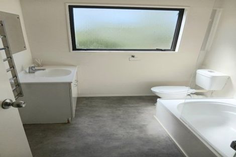 Photo of property in 6/44 Fields Parade, Oteha, Auckland, 0632