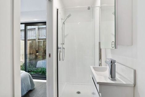 Photo of property in 3 Meg Lane, Glen Eden, Auckland, 0602
