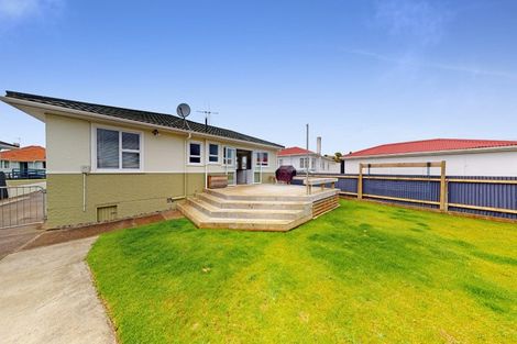Photo of property in 30 Hadfield Crescent, College Estate, Whanganui, 4500