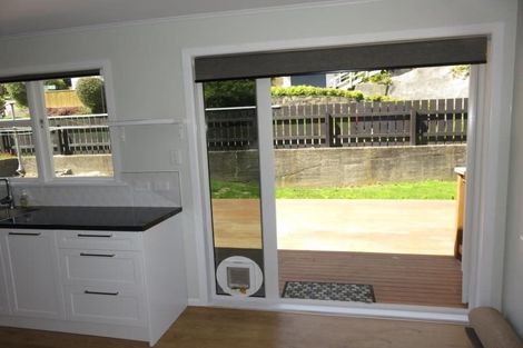 Photo of property in 16 Omega Street, Newlands, Wellington, 6037