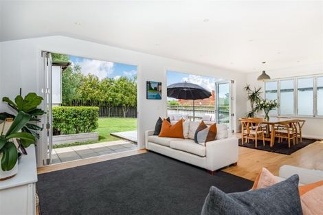 Photo of property in 17 Egremont Street, Belmont, Auckland, 0622