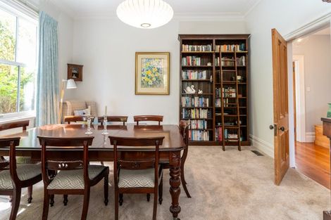 Photo of property in 33 Grove Road, Kelburn, Wellington, 6012