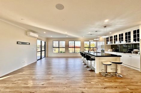Photo of property in 84 Mettam Drive, Swanson, Auckland, 0614