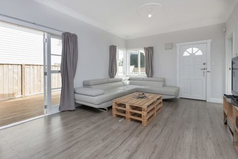 Photo of property in 23 Brandon Road, Glen Eden, Auckland, 0602
