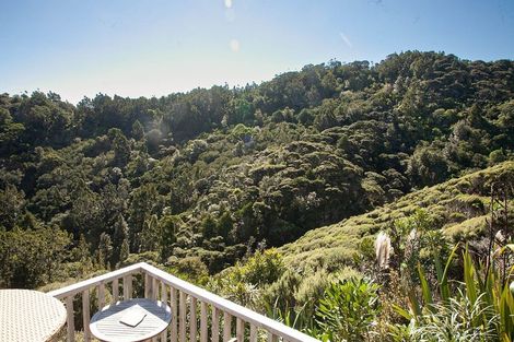Photo of property in 132 Lone Kauri Road, Karekare, New Lynn, 0772