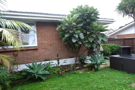 Photo of property in 7a/2 Corrella Road, Belmont, Auckland, 0622