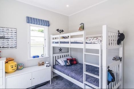 Photo of property in 8 Omar Street, Khandallah, Wellington, 6035