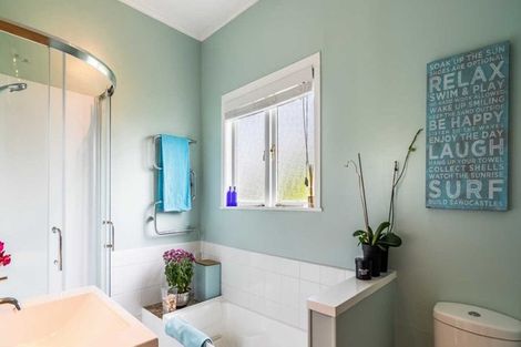 Photo of property in 104 Beach Road, Castor Bay, Auckland, 0620