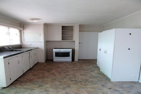 Photo of property in 9 Clayton Road, Manurewa, Auckland, 2102