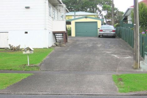 Photo of property in 1/32 Kamara Road, Glen Eden, Auckland, 0602