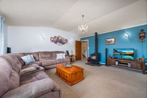 Photo of property in 68 Wairau Road, Picton, 7220