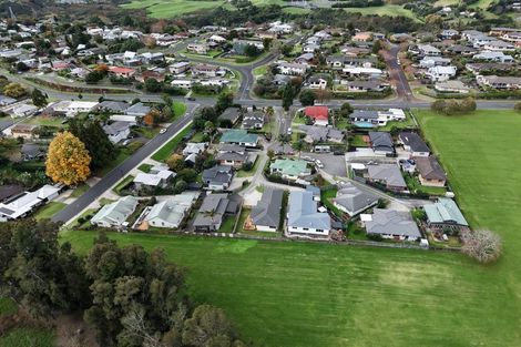 Photo of property in 2 Smylie Close, Ohauiti, Tauranga, 3112