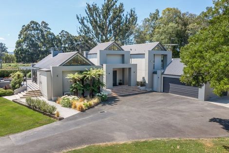 Photo of property in 105 Gladstone Road, Dalmore, Dunedin, 9010
