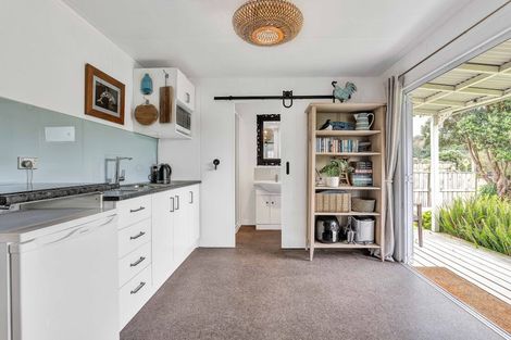 Photo of property in 16 Kawei Road, Ohawe, Hawera, 4671