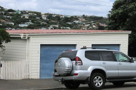 Photo of property in 49 Eden Street, Island Bay, Wellington, 6023